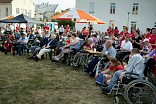 Při setkání vozíčkářů opět pomáhají dobrovolníci Maltézské pomoci